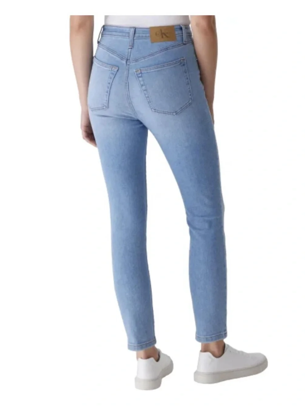 Calvin Klein modern sculpted